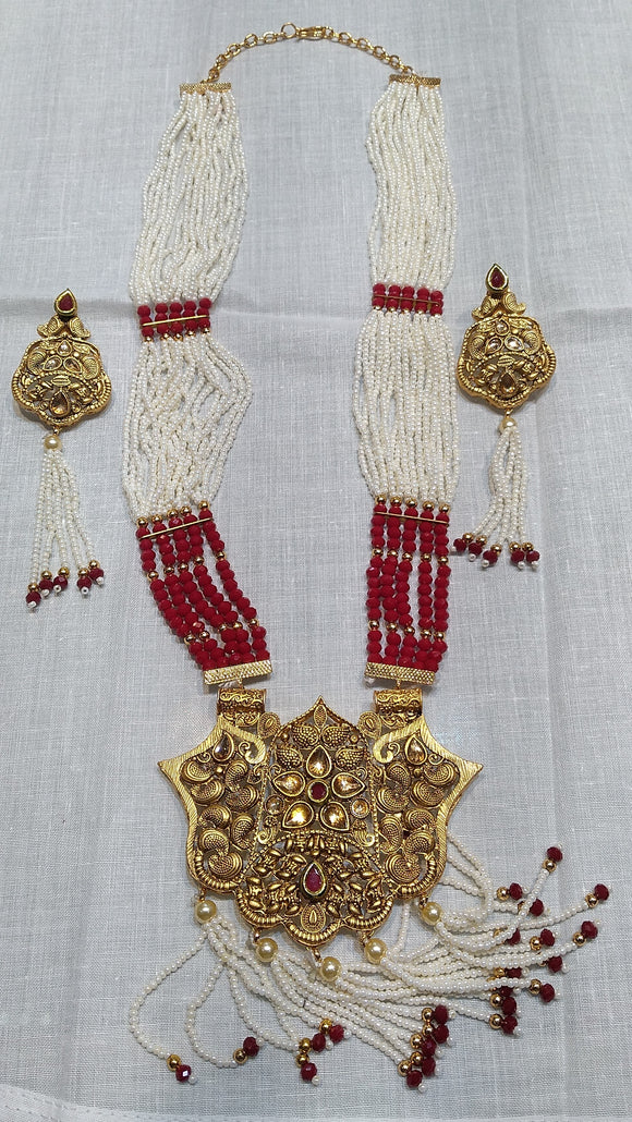 Set of Women's Queen's Necklace and Drop Earings